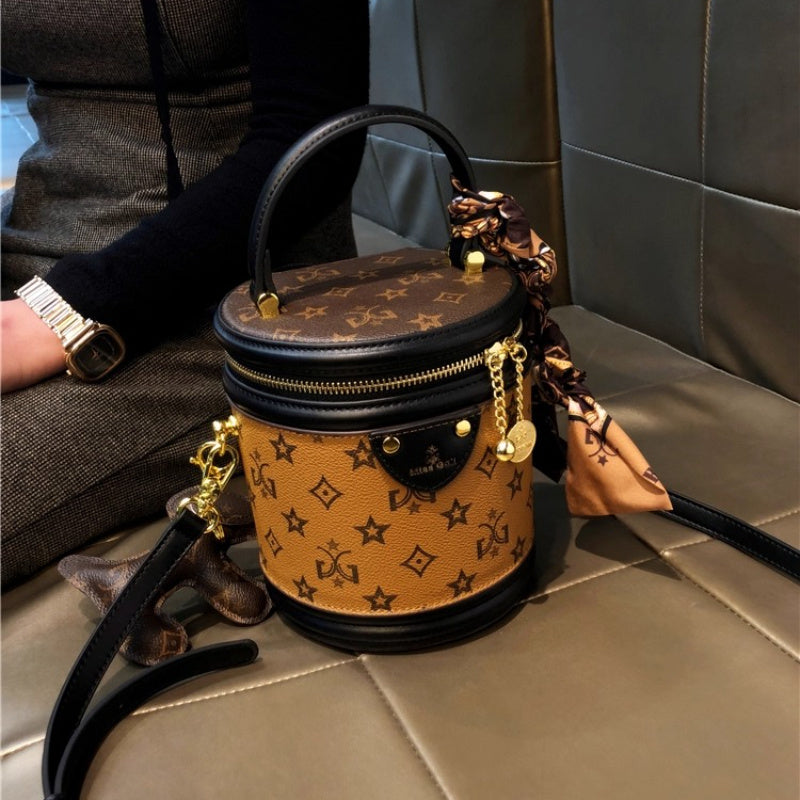 Women's Luxury Second-Layer Handbag - Golden-Tone Hardware & -Like Logo-Look Clasp