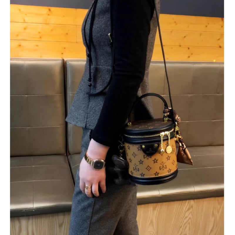 Women's Luxury Second-Layer Handbag - Golden-Tone Hardware & -Like Logo-Look Clasp