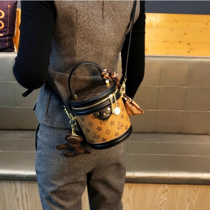 Women's Luxury Second-Layer Handbag - Golden-Tone Hardware & -Like Logo-Look Clasp